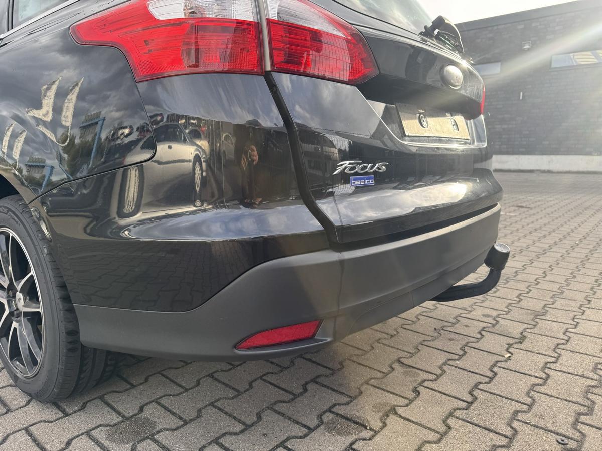 Ford Focus 3 original Sto&szlig;stange Stossf&auml;nger hinten Kombi Panther Schwarz Bj.2011